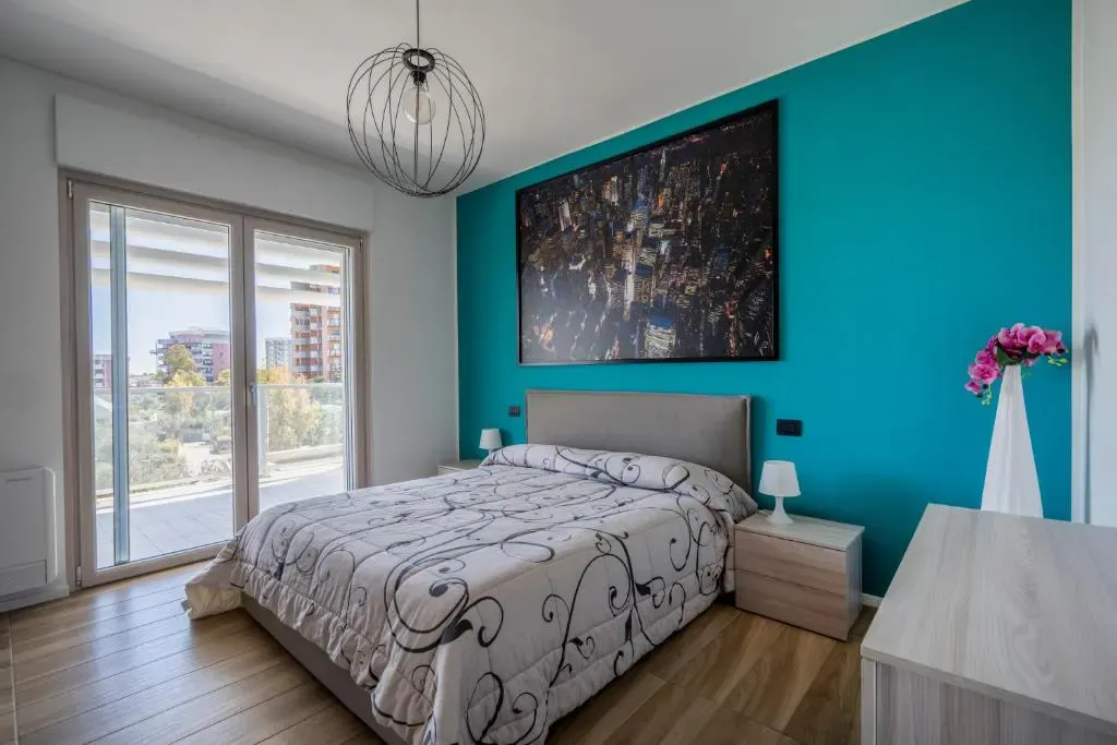 Elegant Furnished One-Bedroom Apartment with Terrace – photo 5